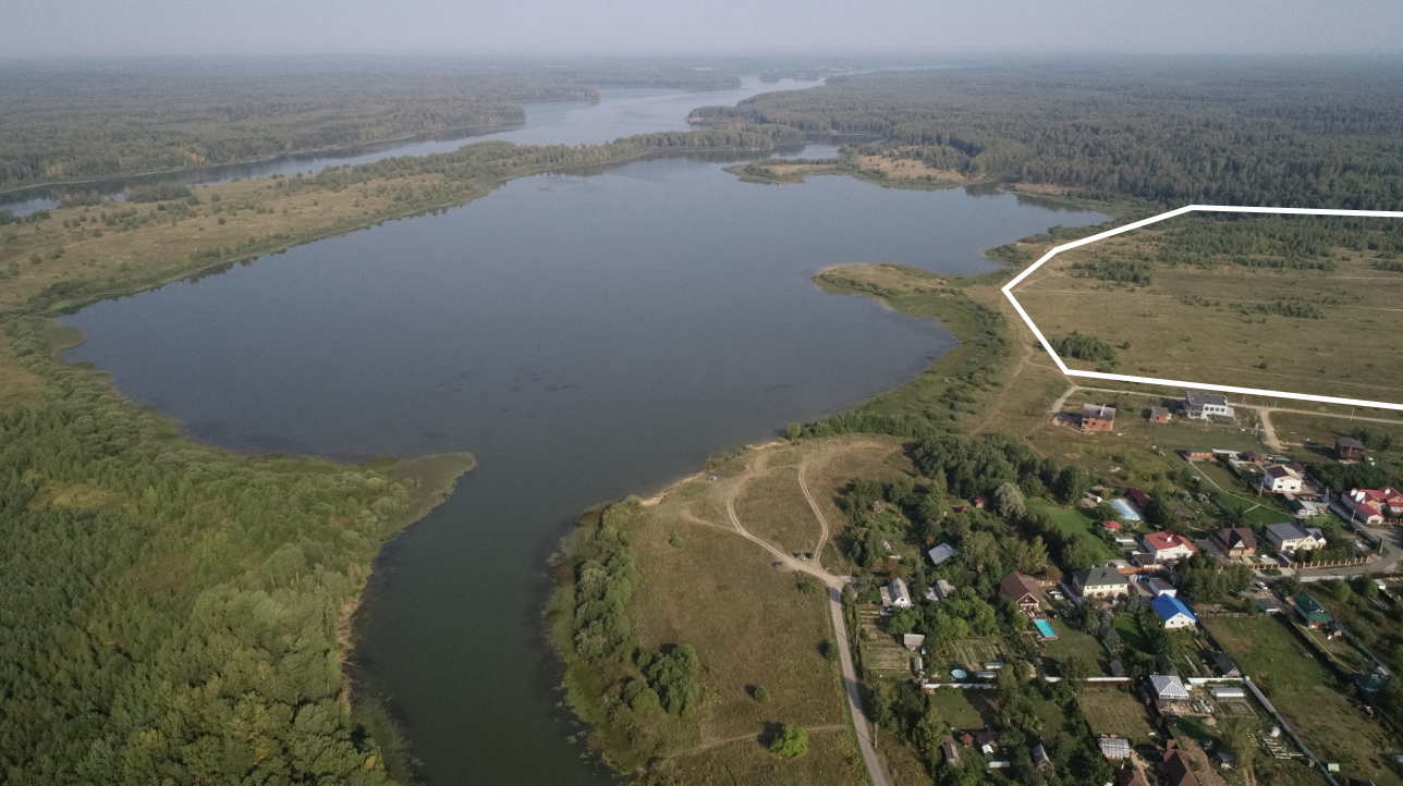 Фото деревни Хребтово на берегу Уводьского водохранилища